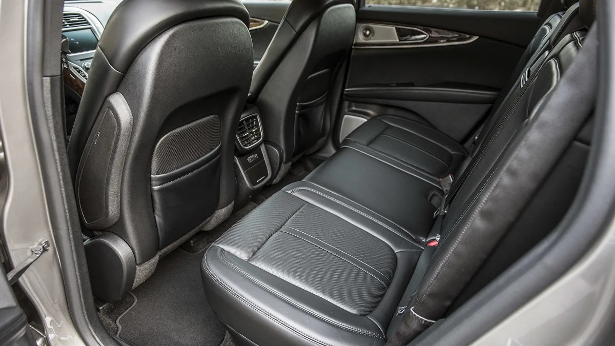 2016 Lincoln MKX rear seats