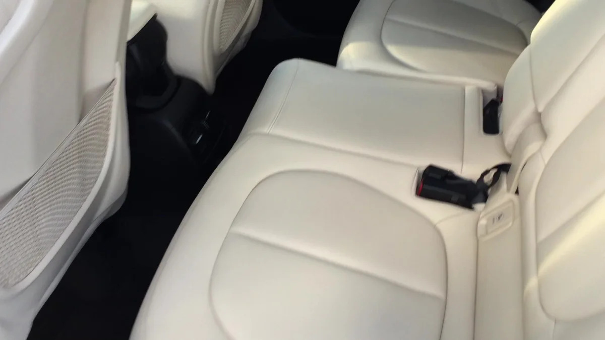 2016 BMW X1 Sliding Rear Seat | Autoblog Short Cuts