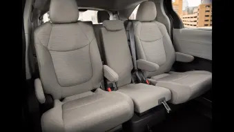 2021 Toyota Sienna Second-Row Seats