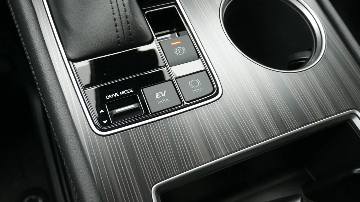 2021 Toyota Sienna Platinum interior drive controls