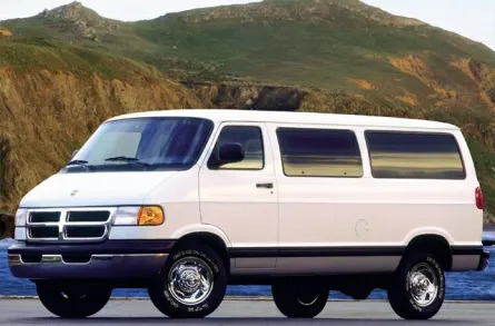 2000 Dodge Ram Wagon 1500 Base Passenger Van