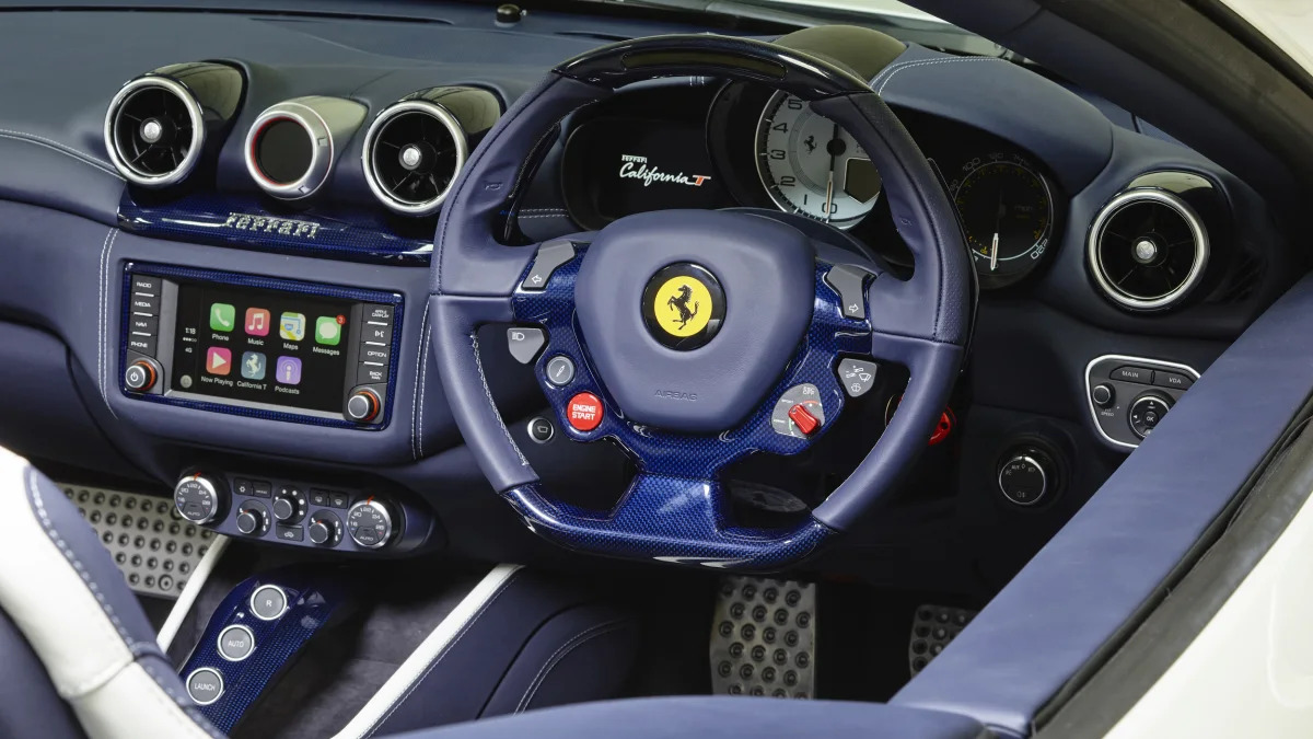 Ferrari California T tailor made dashboard