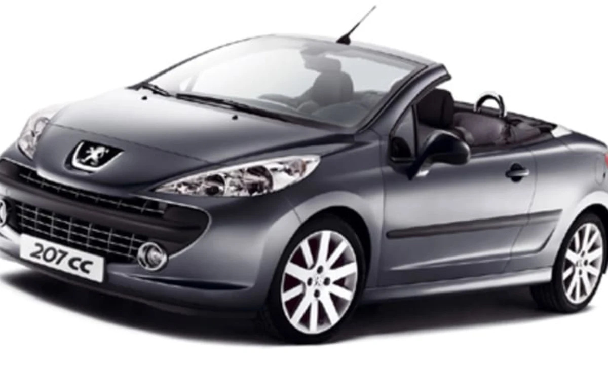 Peugeot 207 CC interior - Car Body Design