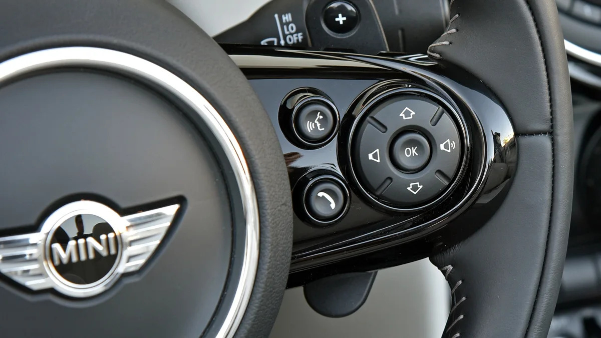 2016 Mini Cooper S Convertible steering wheel controls