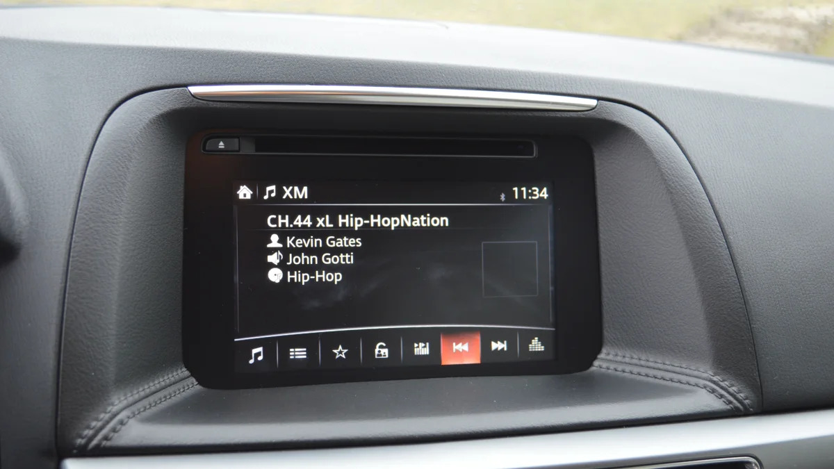 2016 Mazda CX-5 interior info screen radio