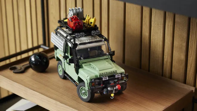 Lego releases a 2,336-piece Land Rover Defender 90 kit - Autoblog