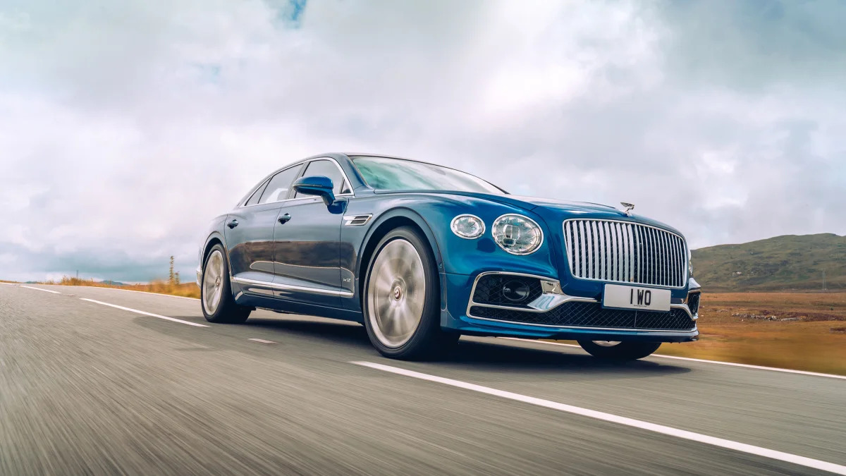 2020_bentley_flying_spur_first_edition_006