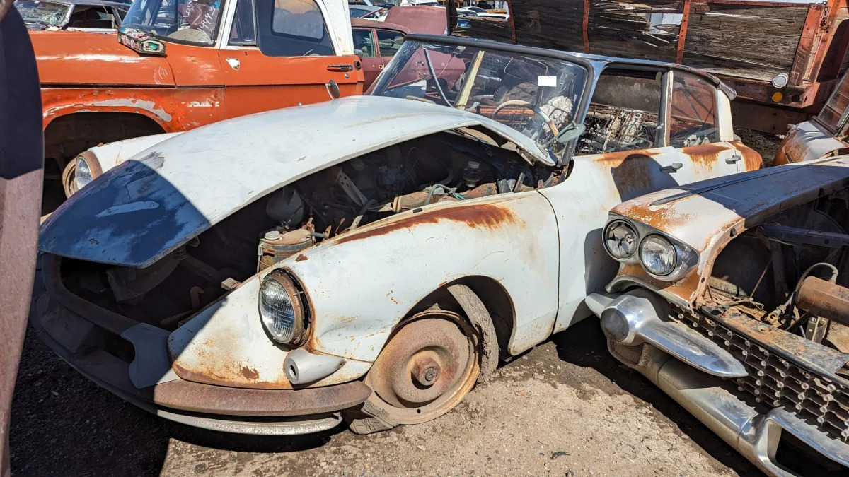 37 - 1959 Citroën ID19 sedan in Colorado junkyard - photo by Murilee Martin