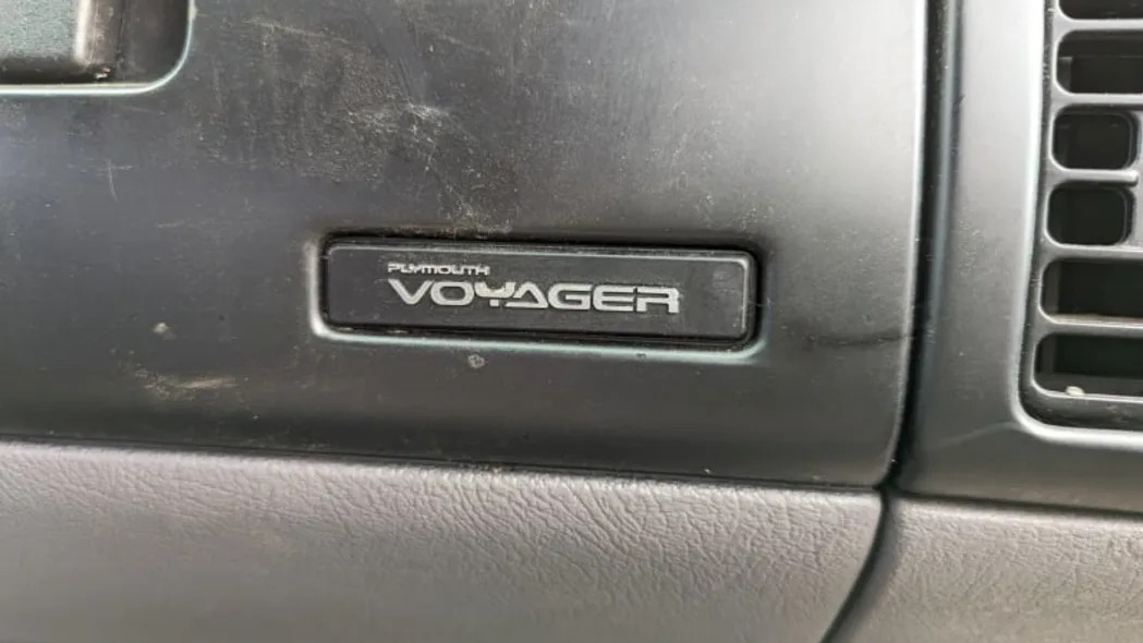plymouth voyager 93