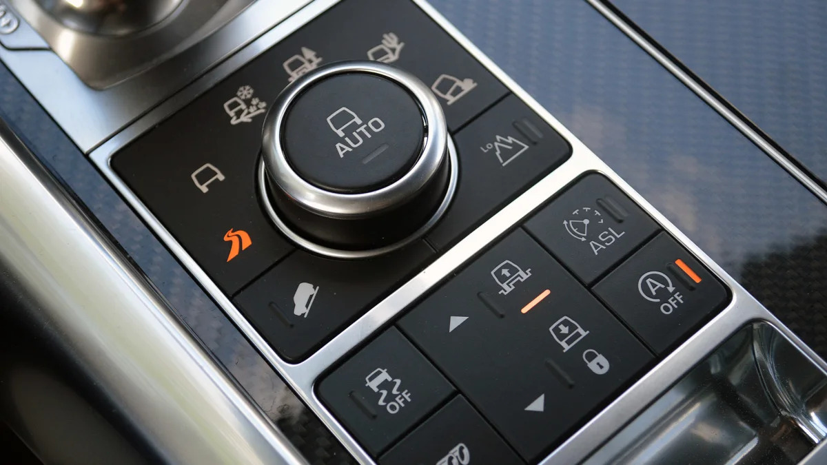 2015 Land Rover Range Rover Sport SVR center console controls