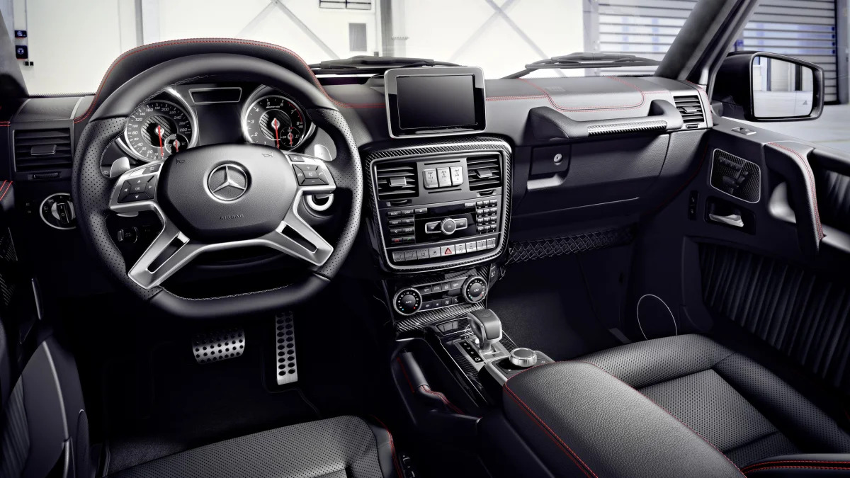 Mercedes-AMG G63 interior black red 