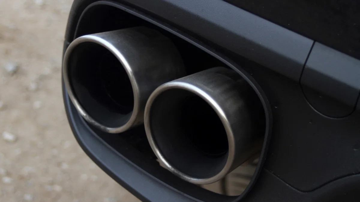 2015 Porsche Cayenne S exhaust tips