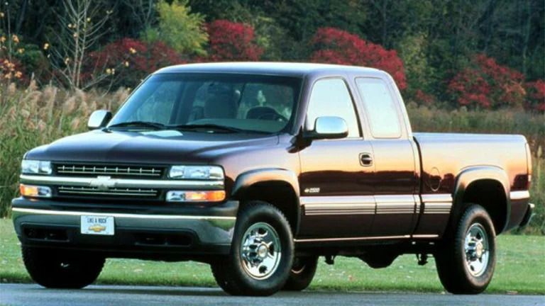 2000 Chevrolet Silverado 2500 LT 4dr 4x2 Extended Cab 8 ft. box 157.5 in. WB