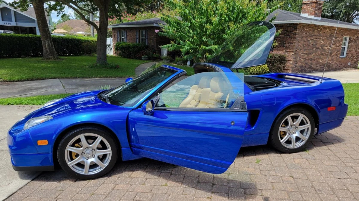 UPDATE: 2003 Acura NSX-T in Long Beach Blue hammers at Cars & Bids
