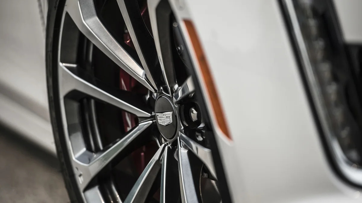 2016 Cadillac CTS-V wheel detail