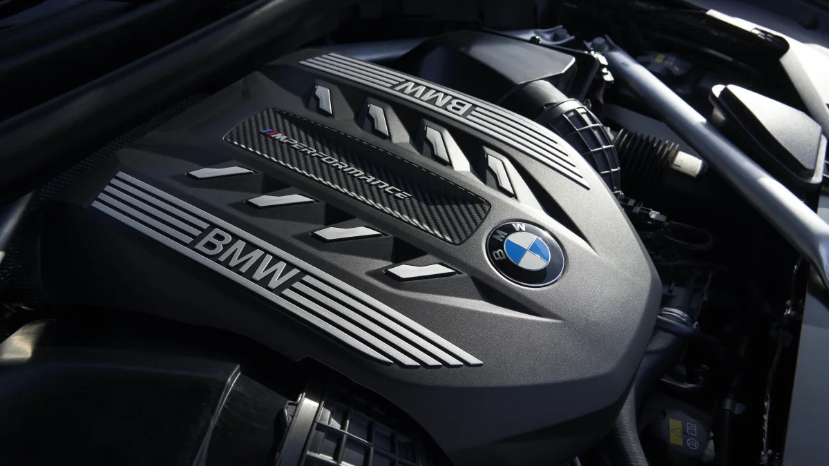 2020 BMW X6 M50i engine