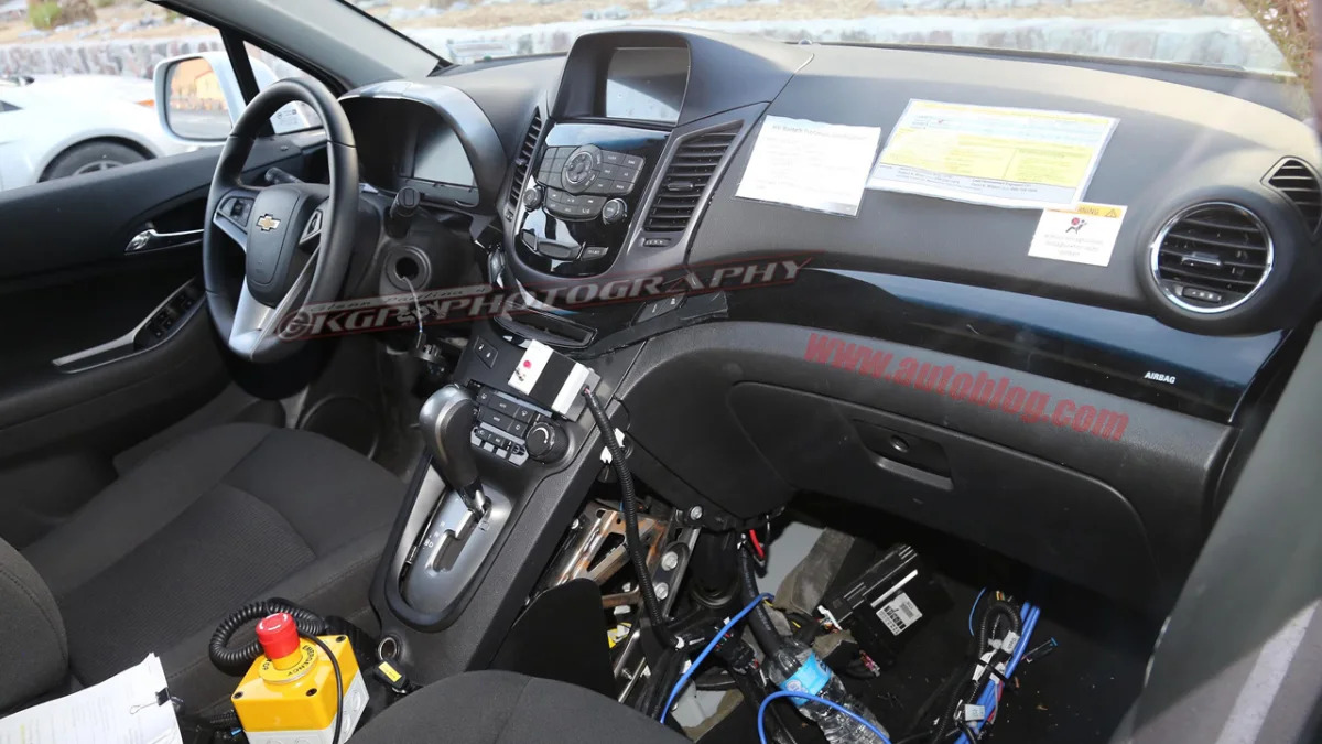 Chevrolet Orlando test mule for new hybrid