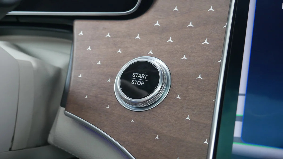 2023 Mercedes-Benz EQS SUV start button