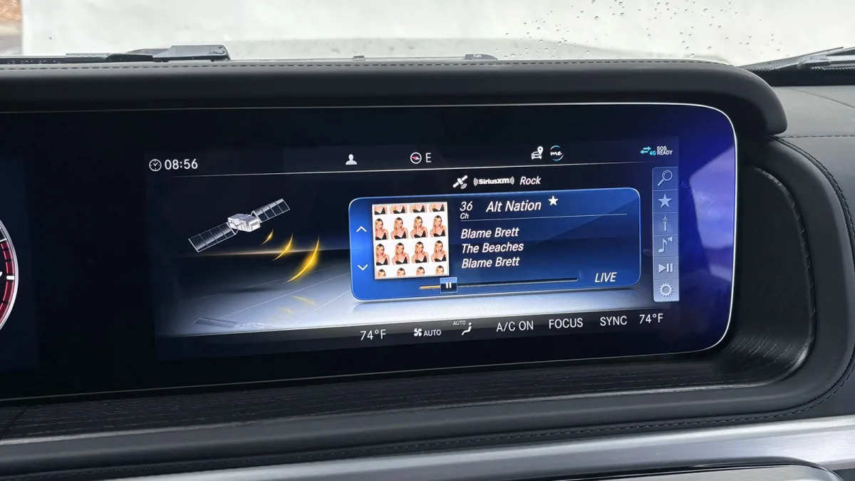 Mercedes G 550 Professional Edition infotainment radio view