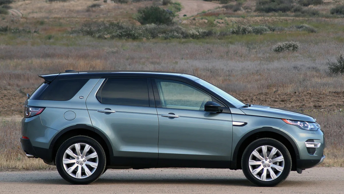 2015 Land Rover Discovery Sport side view