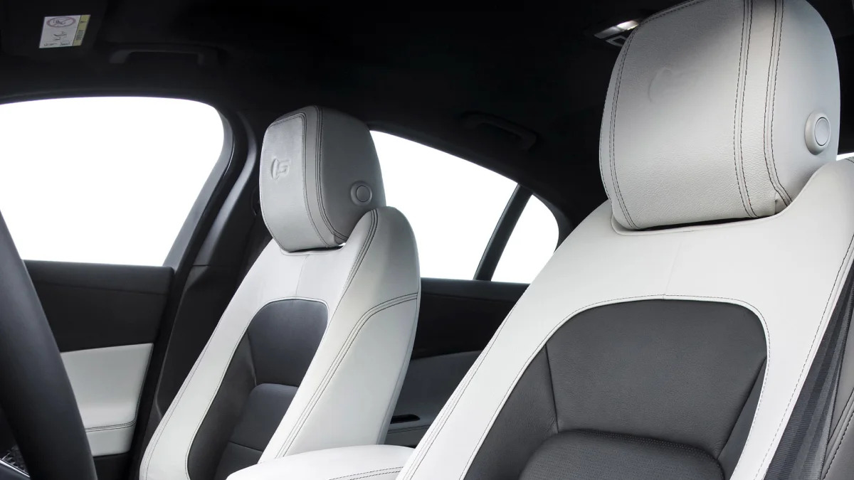 2017 Jaguar XE front seats