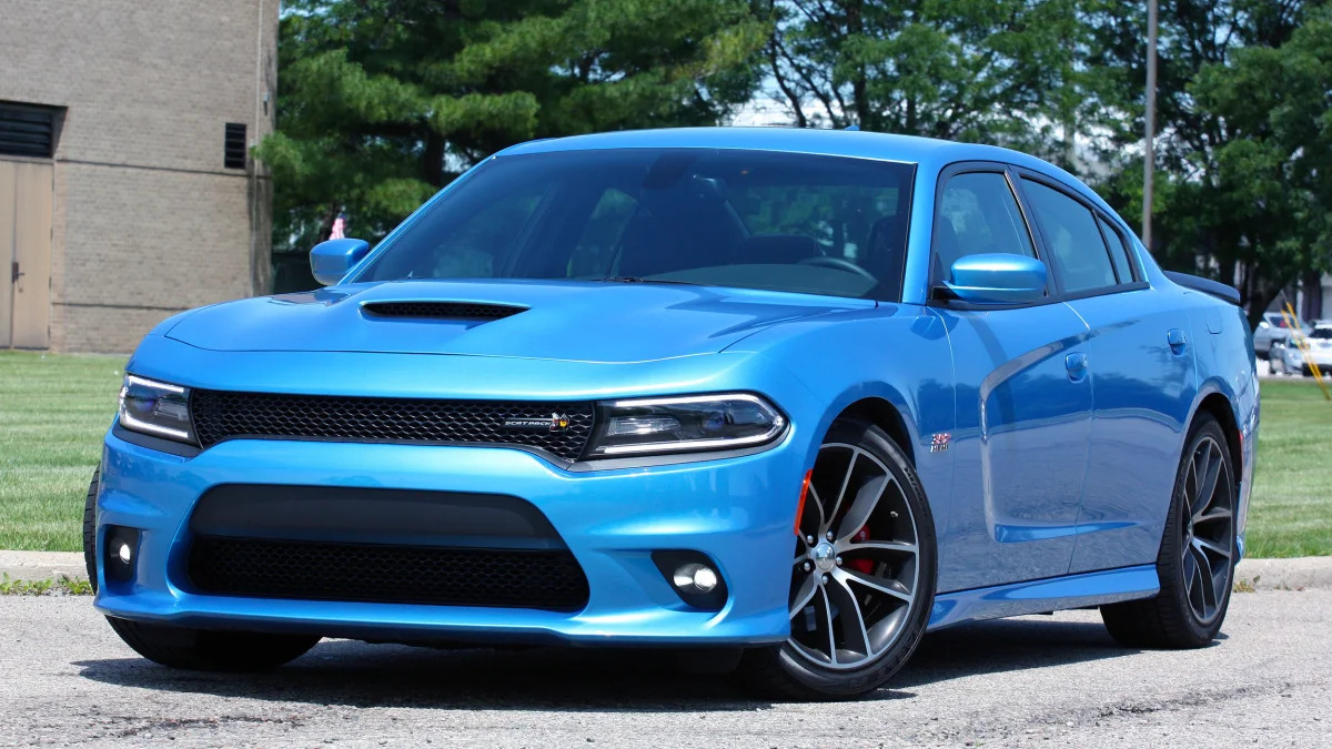 2015 Dodge Charger R/T Scat Pack front 3/4