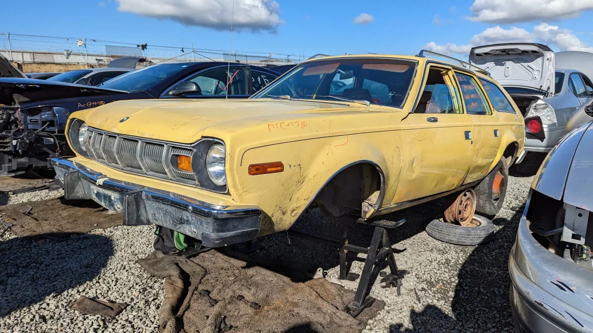 99 - 1977 AMC Hornet wagon in California junkyard - photo by Murilee Martin