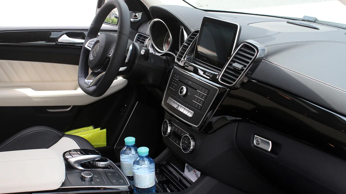 2016 Mercedes-Benz GLE interior