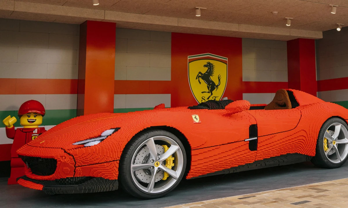 Ferrari Monza SP1 in life-size built from Lego bricks - Autoblog