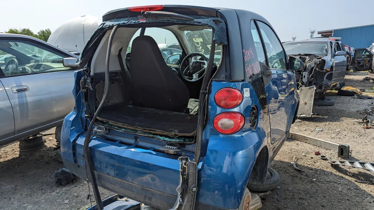 30 - 2008 Smart ForTwo in Oklahoma junkyard - photo by Murilee Martin