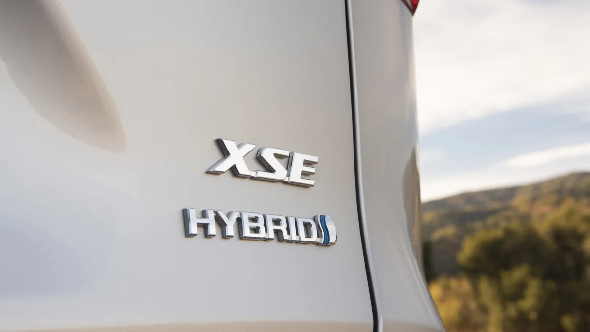 2019 Toyota RAV4 XSE Hybrid