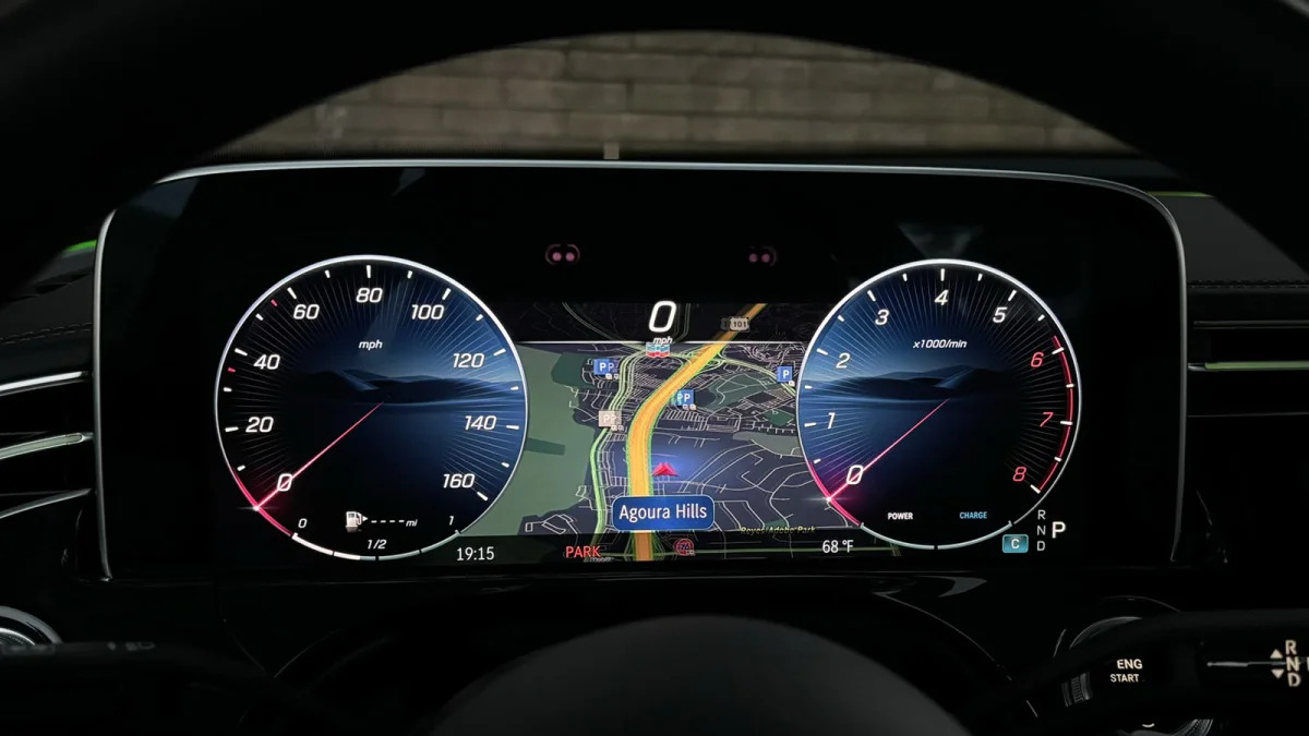 2024 Mercedes-Benz E-Class Interior Classic instrument panel in 3D