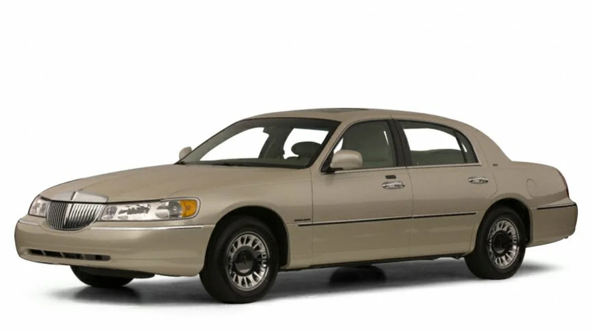 2000 Lincoln Town Car 