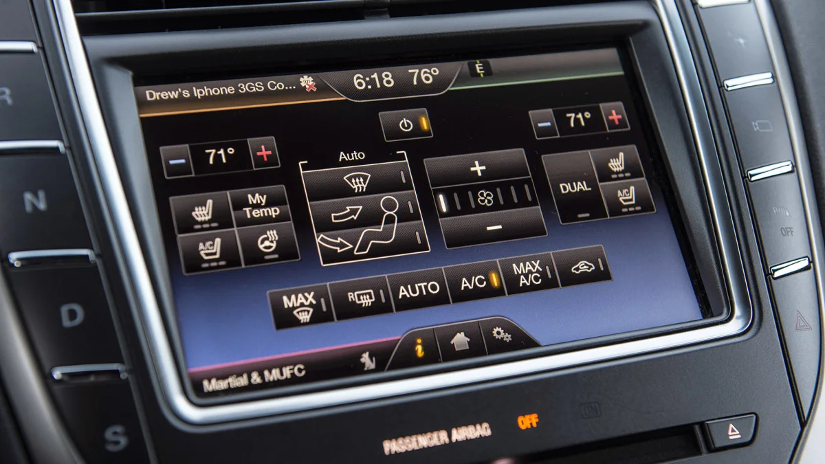 2016 Lincoln MKX climate controls