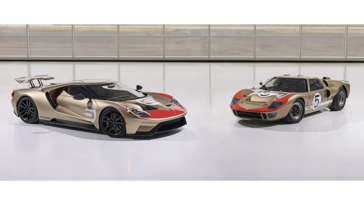 2022 Ford GT Holman Moody Heritage Edition and Ford GT40 MK II