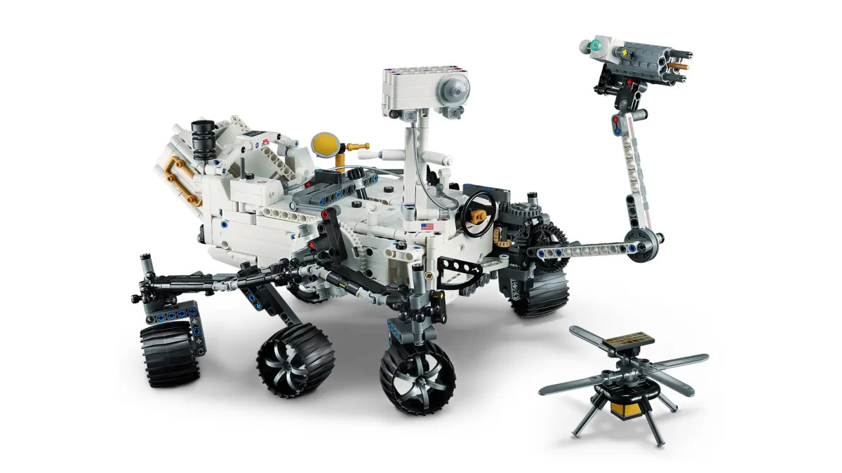 Lego Mars Perseverance Rover 01