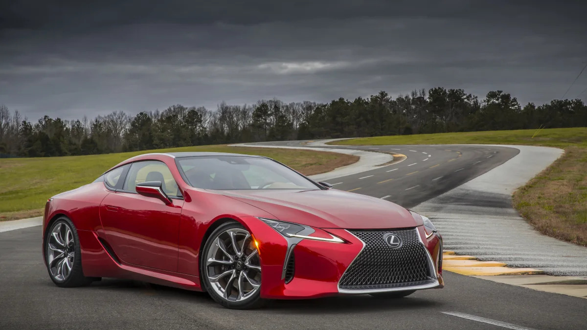 2017 lexus lc 500 coupe track front