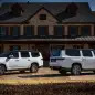 2024 Grand Wagoneer (left) and 2024 Grand Wagoneer L (right)