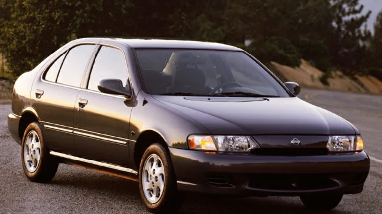1999 Nissan Sentra XE 4dr Sedan