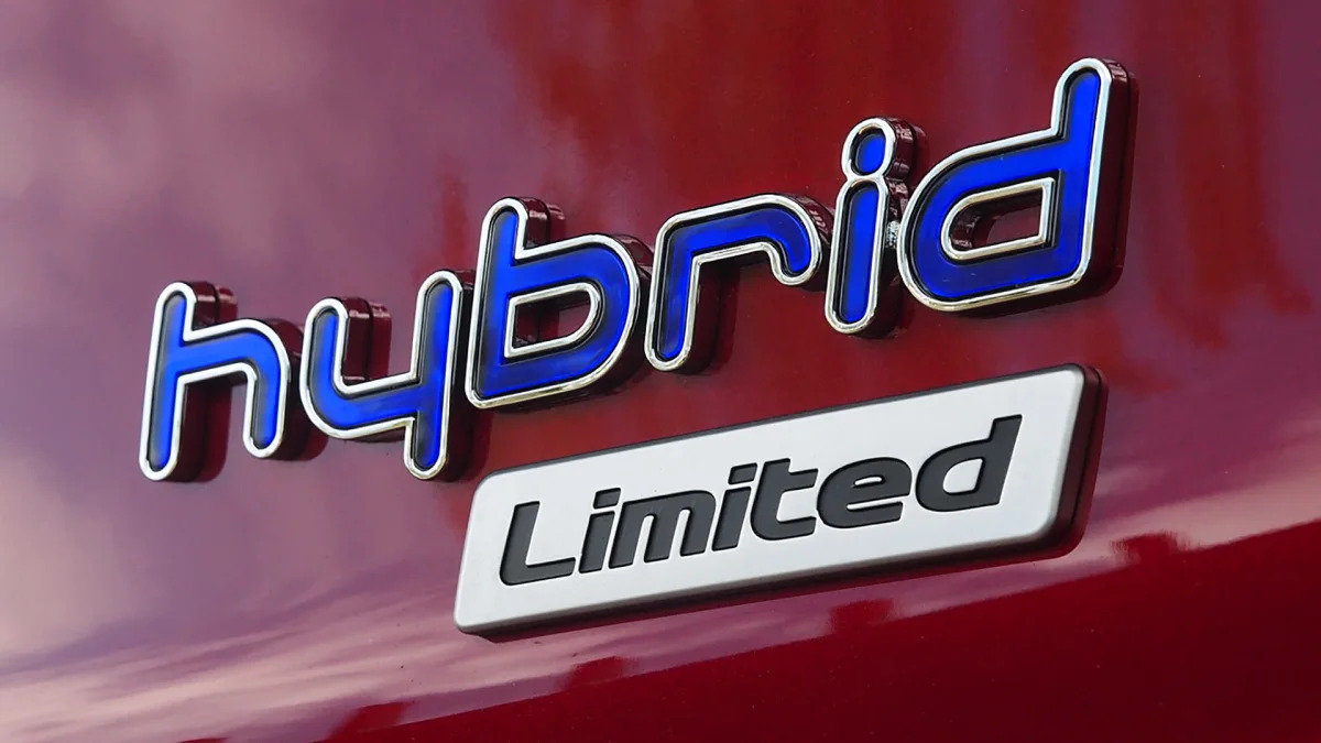 2016 Hyundai Sonata Hybrid badge