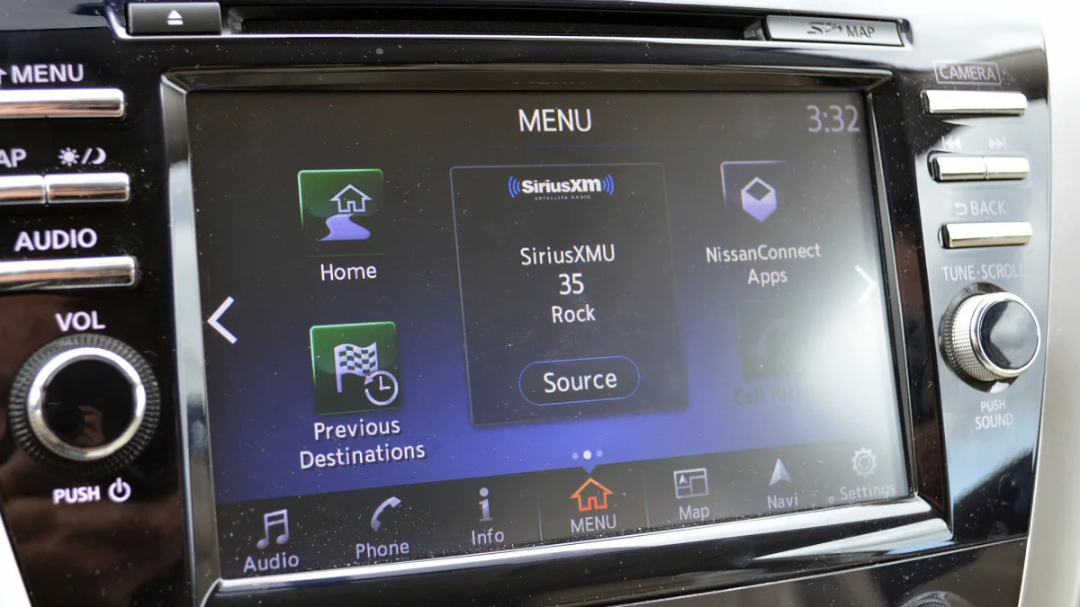 2015 Nissan Murano infotainment system