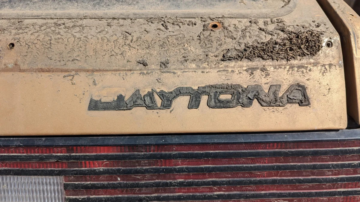 04 - 1985 Dodge Daytona Turbo in Colorado junkyard - photo by Murilee Martin