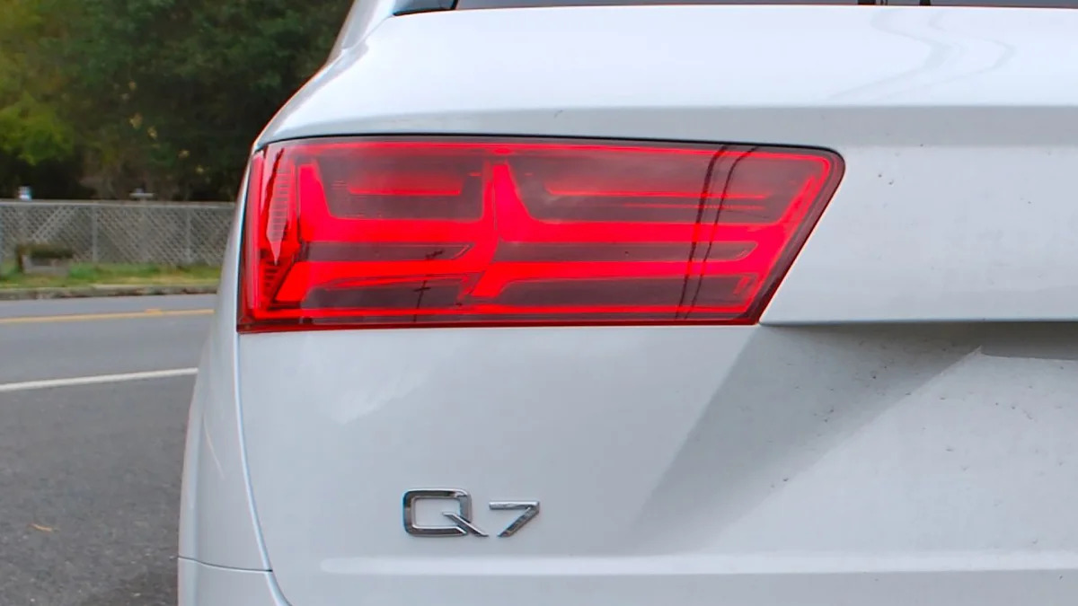 2017 Audi Q7 taillight