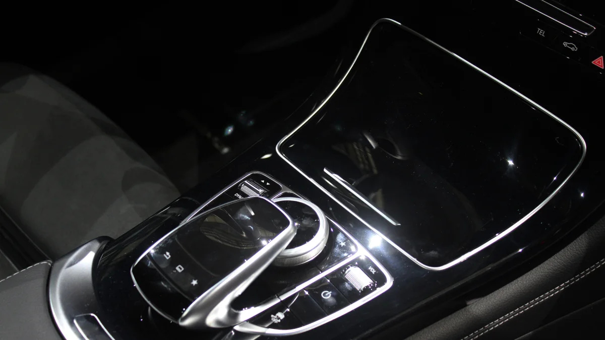 2016 Mercedes-Benz GLC 250d COMAND controls.