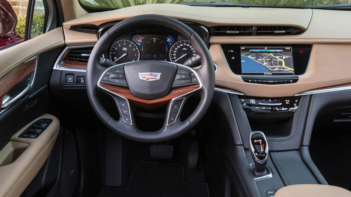 2017 Cadillac XT5 interior