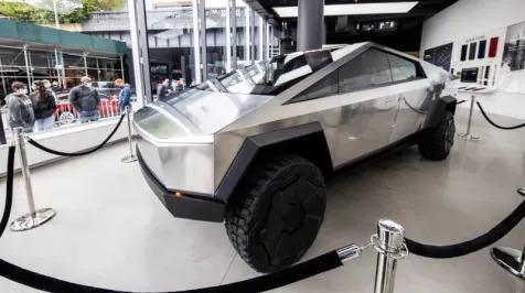 <h6><u>One Tesla Cybertruck will be auctioned at Petersen Museum Gala</u></h6>