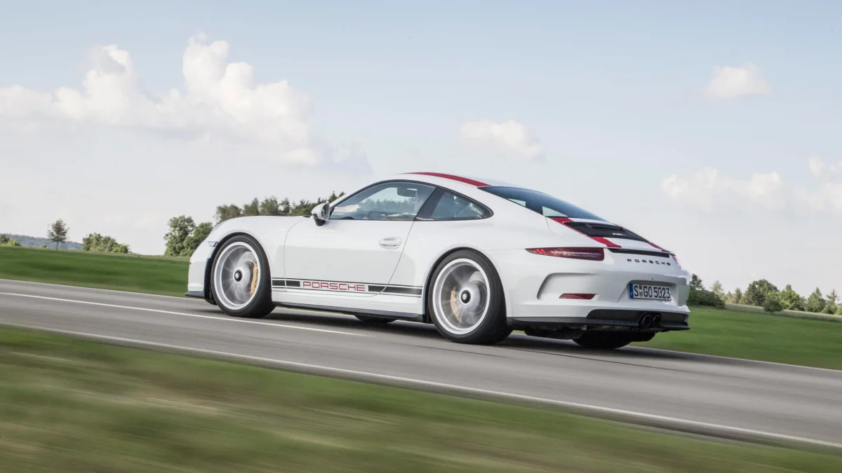 2016 Porsche 911R profile