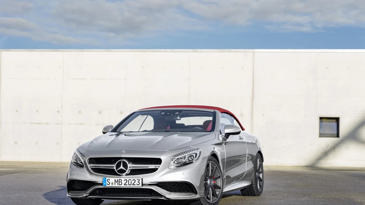 Mercedes-AMG S63 4Matic Cabriolet Edition 130 roof up front 3/4