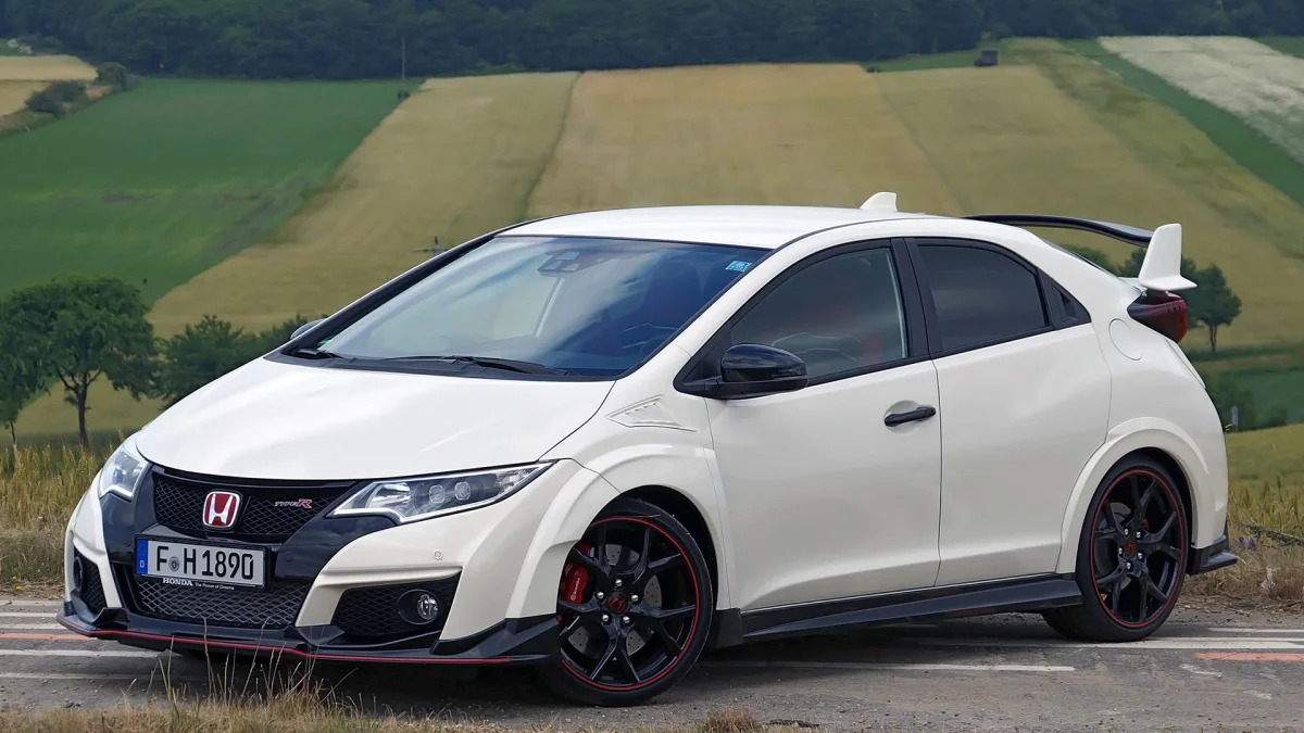 2015 Honda Civic Type R front 3/4 view