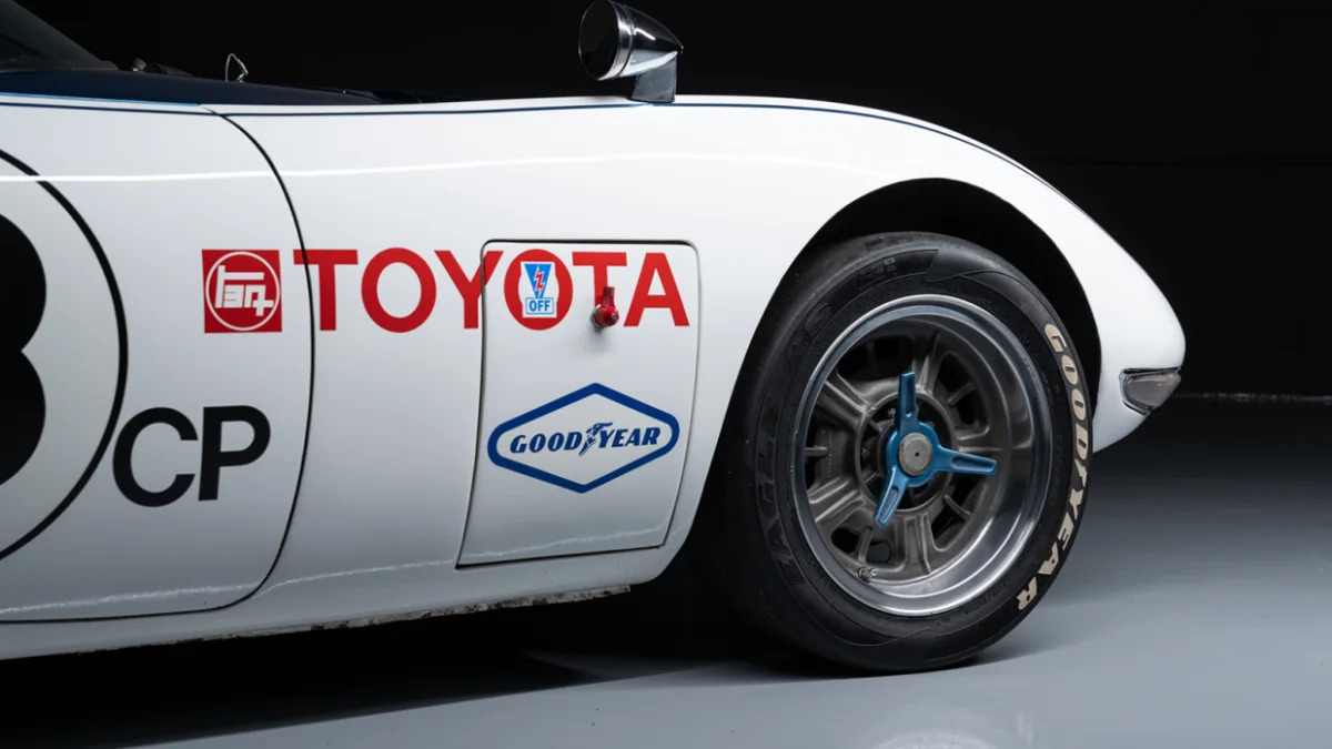 1967_toyota_shelby_2000gt_004